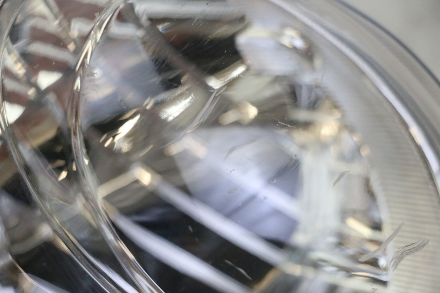 photo de REFLEKTOR PRZEDNI YAMAHA NEOS NEO'S 4T 50 (2008 - 2016) - Stan powierzchni