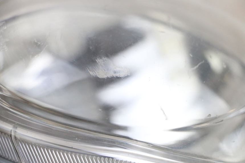 photo de REFLEKTOR PRZEDNI YAMAHA NEOS NEO'S 4T 50 (2008 - 2016) - Zoom stanu zużycia