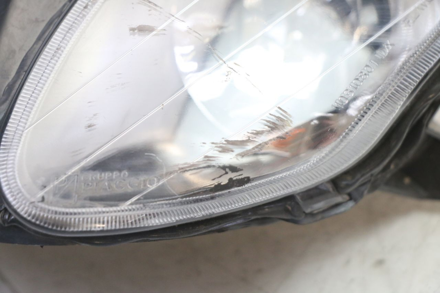 photo de REFLEKTOR PRZEDNI PIAGGIO NRG POWER PUREJET 50 (2018 - 2021) - Punkty mocowania