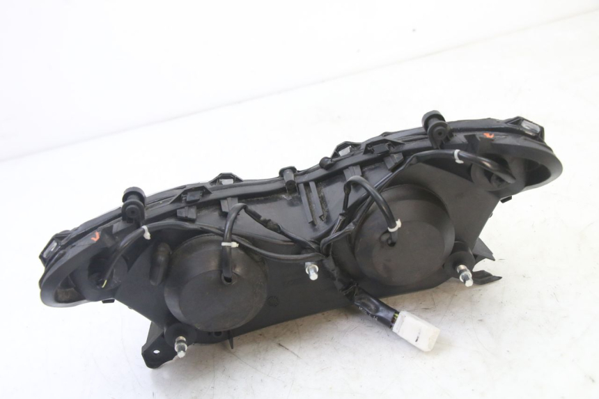 photo de REFLEKTOR PRZEDNI PIAGGIO NRG POWER PUREJET 50 (2018 - 2021) - Oznaczenia i referencje