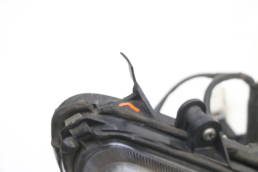 photo de REFLEKTOR PRZEDNI PIAGGIO NRG POWER PUREJET 50 (2018 - 2021) - Inny kąt widzenia