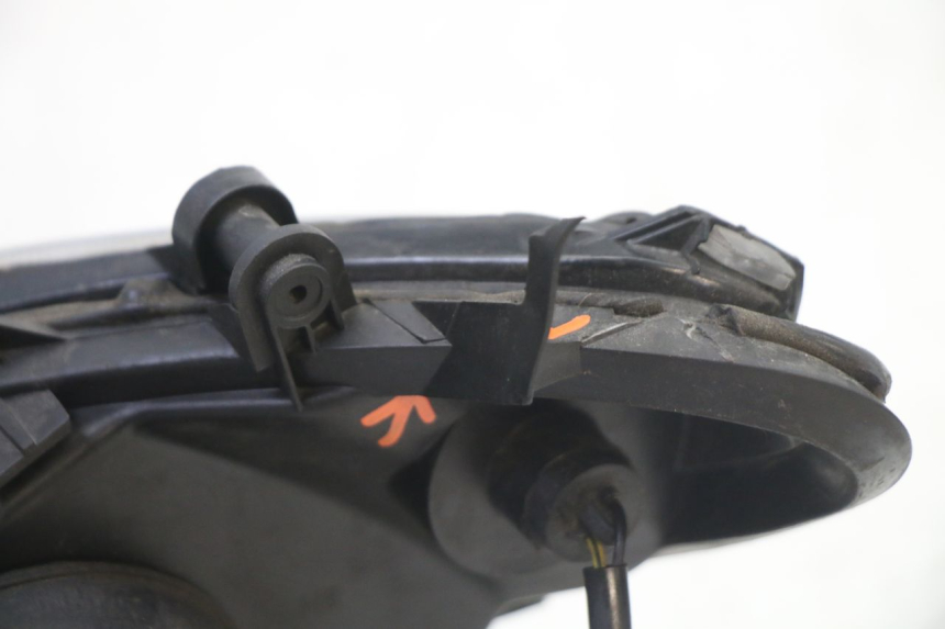 photo de REFLEKTOR PRZEDNI PIAGGIO NRG POWER PUREJET 50 (2018 - 2021) - Punkty mocowania