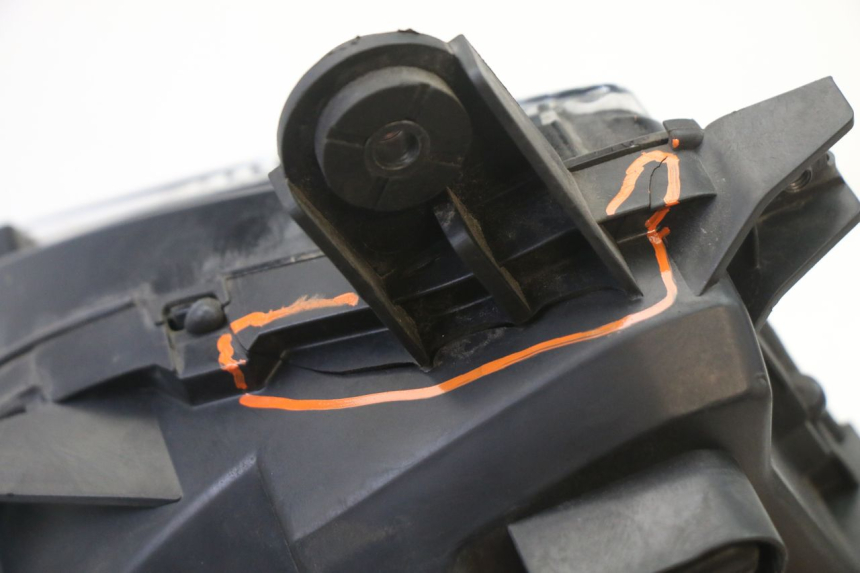 photo de REFLEKTOR PRZEDNI HONDA NTV DEAUVILLE ABS 700 (2007 - 2016) - Oznaczenia i referencje