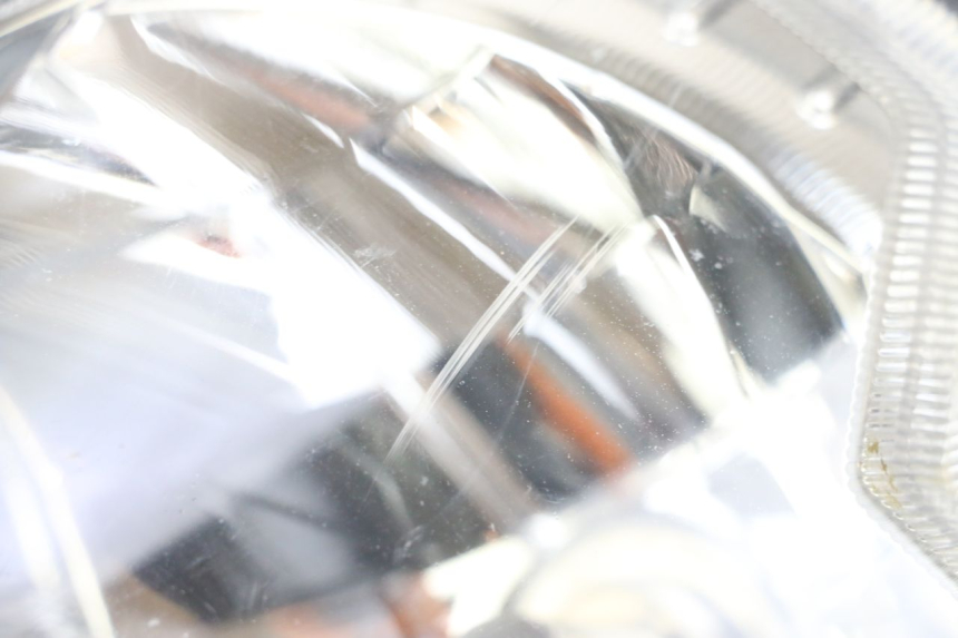 photo de REFLEKTOR PRZEDNI SYM ORBIT 2 4T 50 (2008 - 2017) - Widok z bliska