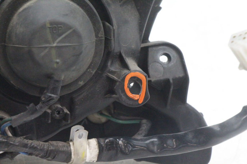 photo de REFLEKTOR PRZEDNI HONDA PCX (JF28) 125 (2009 - 2011) - Punkty mocowania