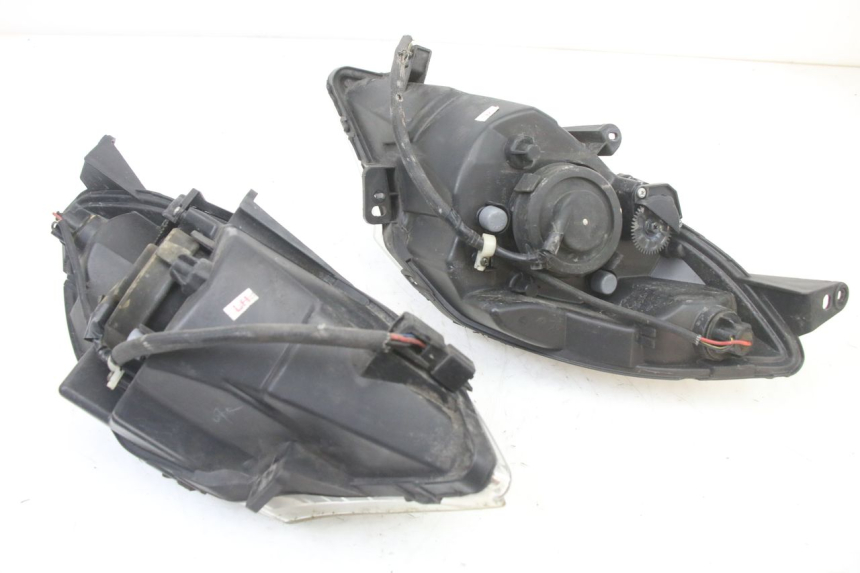 photo de REFLEKTOR PRZEDNI PEUGEOT SATELIS 125 (2013 - 2018) - Widok ogólny