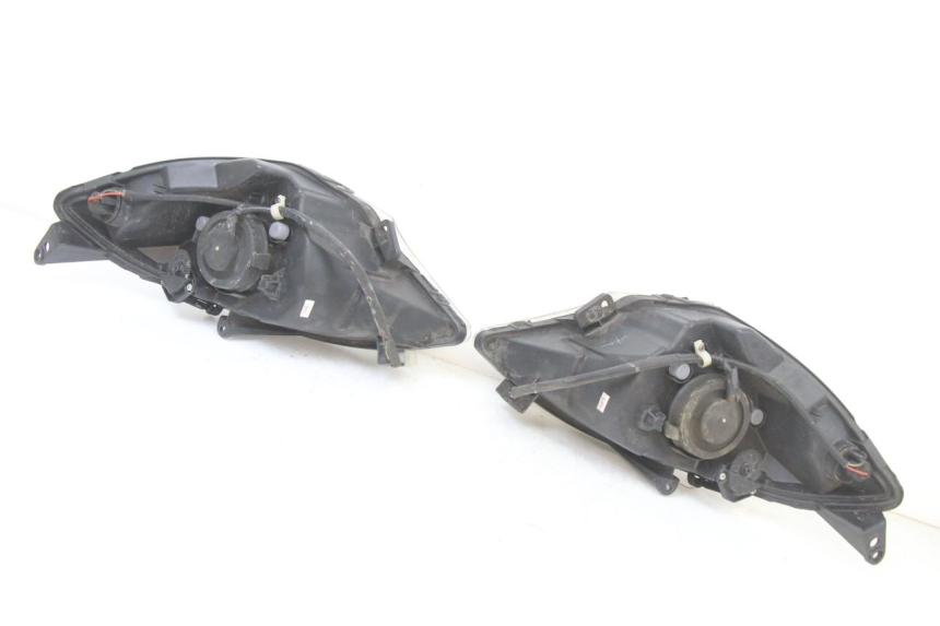 photo de REFLEKTOR PRZEDNI PEUGEOT SATELIS 125 (2013 - 2018) - Punkty mocowania