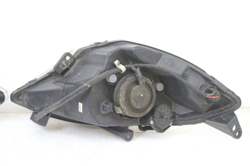 photo de REFLEKTOR PRZEDNI PEUGEOT SATELIS 125 (2013 - 2018) - Część sprawdzona