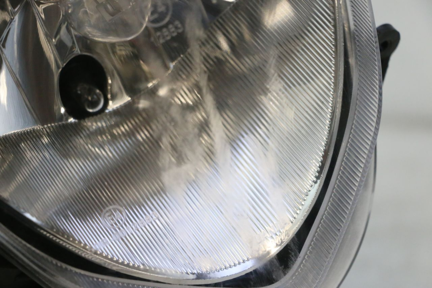 photo de PRZEDNIA LAMPA LAZIO RENO 50 (2016 - 2021) - Zbliżenie techniczne
