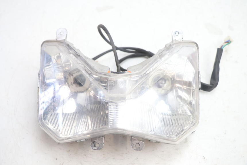 photo de PRZEDNIA LAMPA YAMASAKI ROADSTER 50 (2013 - 2018) - Szczegół części