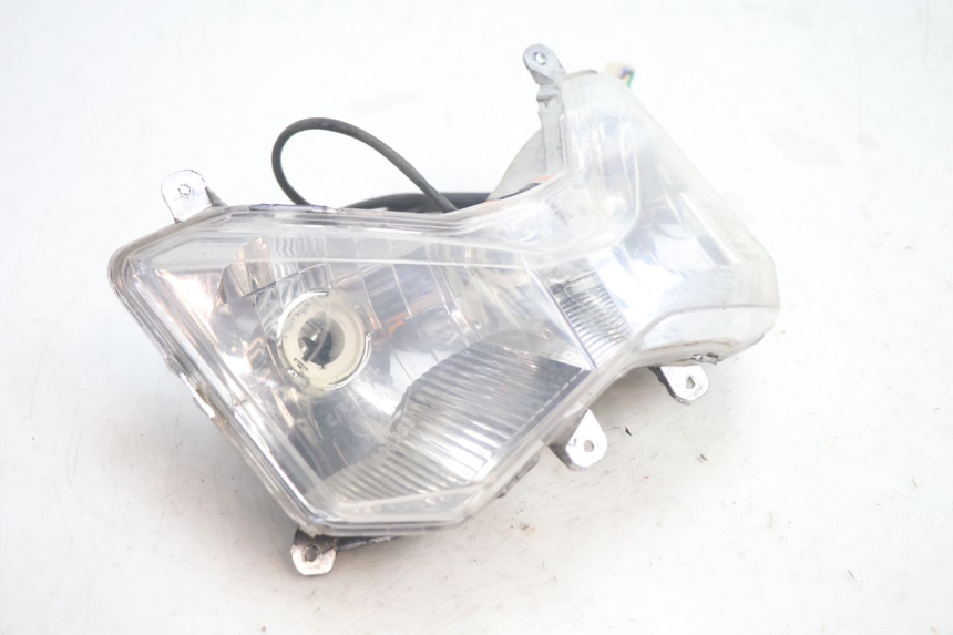 photo de PRZEDNIA LAMPA YAMASAKI ROADSTER 50 (2013 - 2018) - Inny kąt widzenia