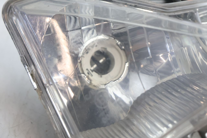 photo de PRZEDNIA LAMPA YAMASAKI ROADSTER 50 (2013 - 2018) - Zbliżenie techniczne