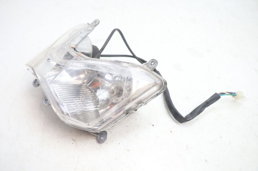 photo de PRZEDNIA LAMPA YAMASAKI ROADSTER 50 (2013 - 2018) - Punkty mocowania