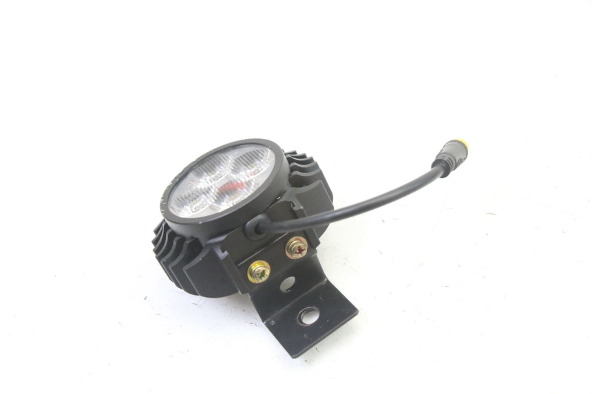 photo de REFLEKTOR PRZEDNI HERO S10 1 - Zoom stanu zużycia