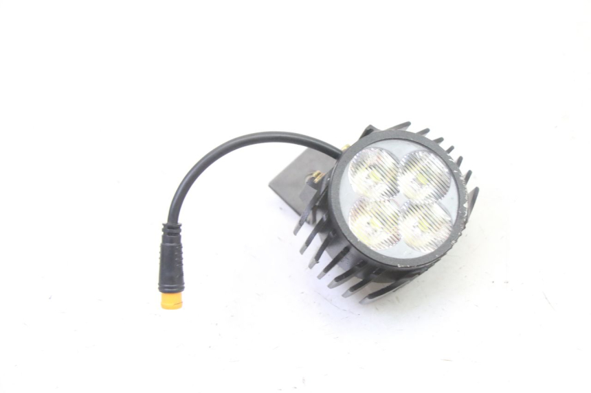 photo de REFLEKTOR PRZEDNI HERO S10 1 - Inny kąt widzenia