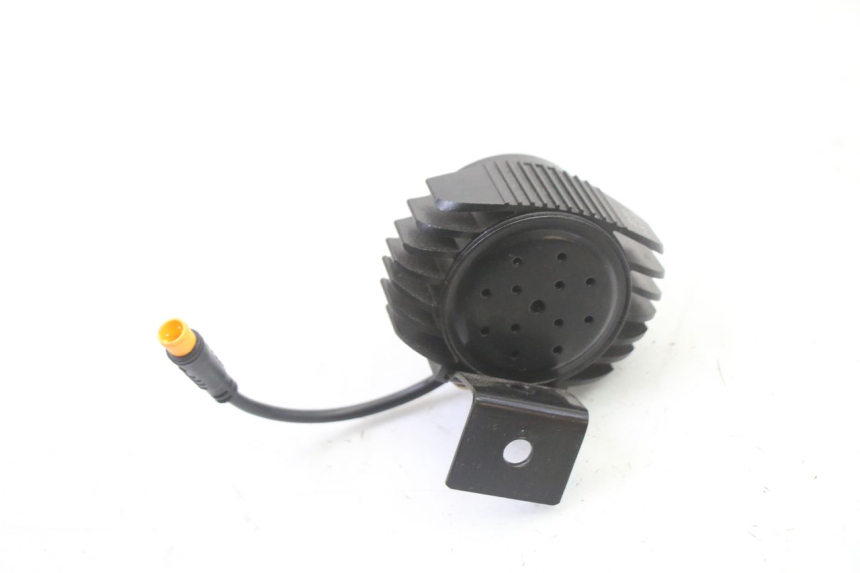 photo de REFLEKTOR PRZEDNI HERO S10 1 - Zbliżenie techniczne