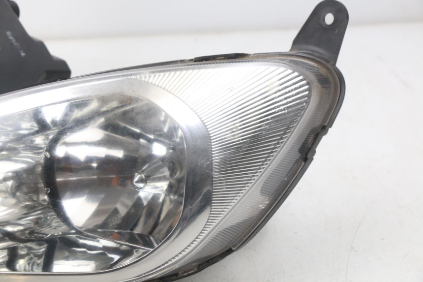 photo de REFLEKTOR PRZEDNI DAELIM S2 125 (2006 - 2007) - Punkty mocowania