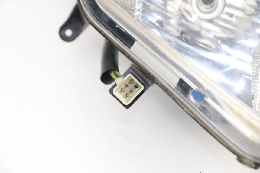 photo de REFLEKTOR PRZEDNI PEUGEOT SATELIS COMPRESSOR K15 125 (2006 - 2009) - Oznaczenia i referencje