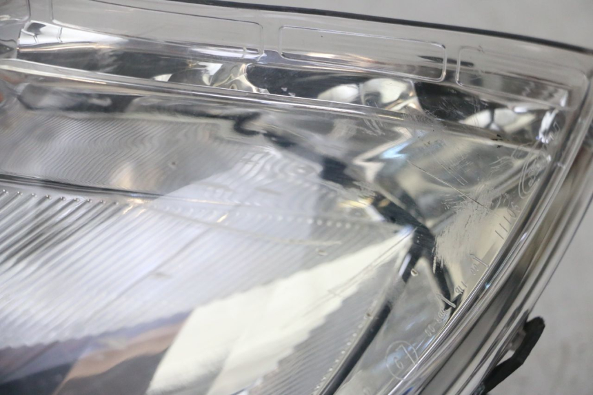 photo de REFLEKTOR PRZEDNI PEUGEOT SATELIS 125 (2013 - 2018) - Zoom stanu zużycia