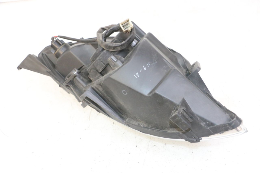 photo de REFLEKTOR PRZEDNI PEUGEOT SATELIS 125 (2013 - 2018) - Inny kąt widzenia