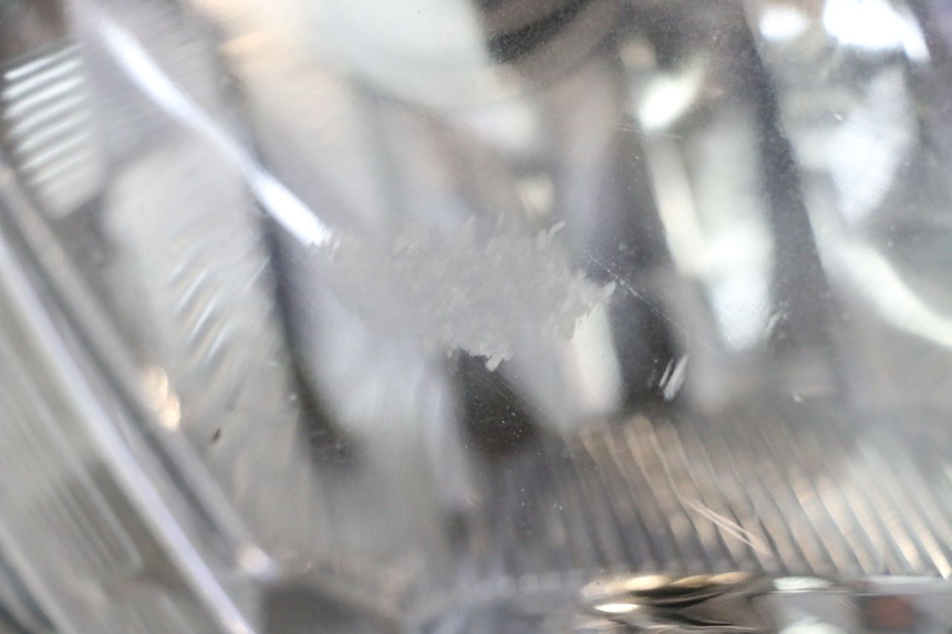 photo de REFLEKTOR PRZEDNI PEUGEOT SATELIS 125 (2013 - 2018) - Zoom stanu zużycia