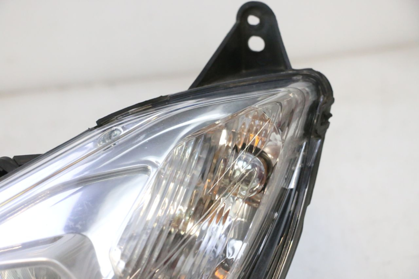 photo de REFLEKTOR PRZEDNI PEUGEOT SATELIS 125 (2013 - 2018) - Oznaczenia i referencje
