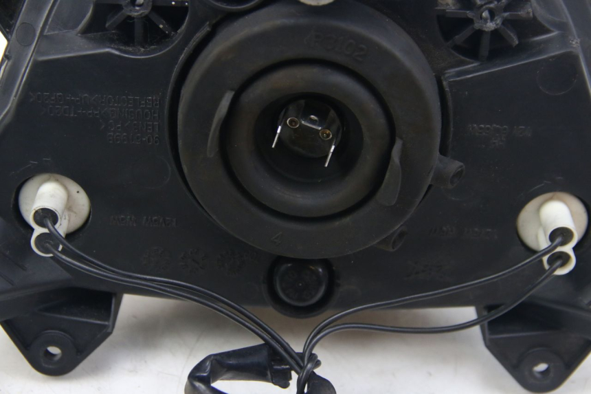 photo de REFLEKTOR PRZEDNI SUZUKI SIXTEEN 125 (2008 - 2010) - Zbliżenie komponentów