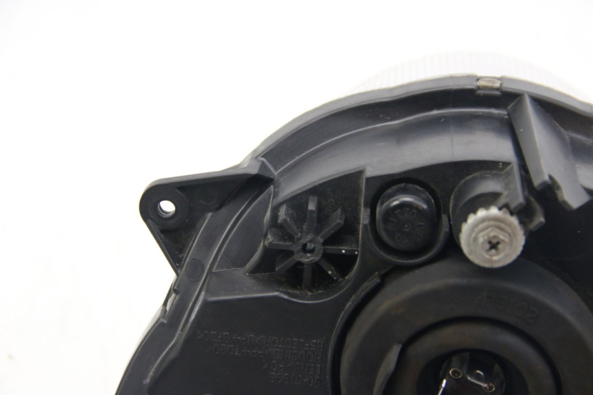 photo de REFLEKTOR PRZEDNI SUZUKI SIXTEEN 125 (2008 - 2010) - Kontrola wizualna