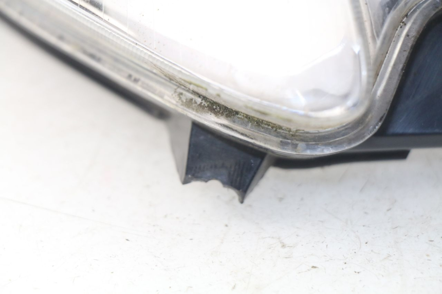 photo de REFLEKTOR PRZEDNI MBK SKYLINER 125 (2004 - 2007) - Zbliżenie komponentów