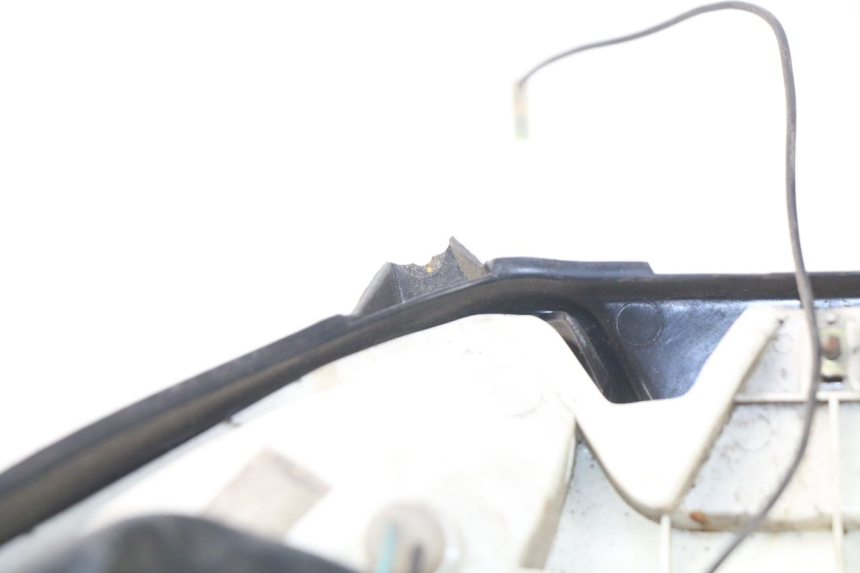 photo de REFLEKTOR PRZEDNI MBK SKYLINER 125 (2004 - 2007) - Zbliżenie techniczne