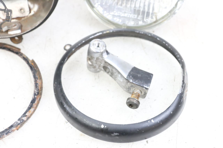 photo de REFLEKTOR PRZEDNI HARLEY DAVIDSON SPORTSTER XL CUSTOM 1200 (2003 - 2004) - Struktura - zbliżenie