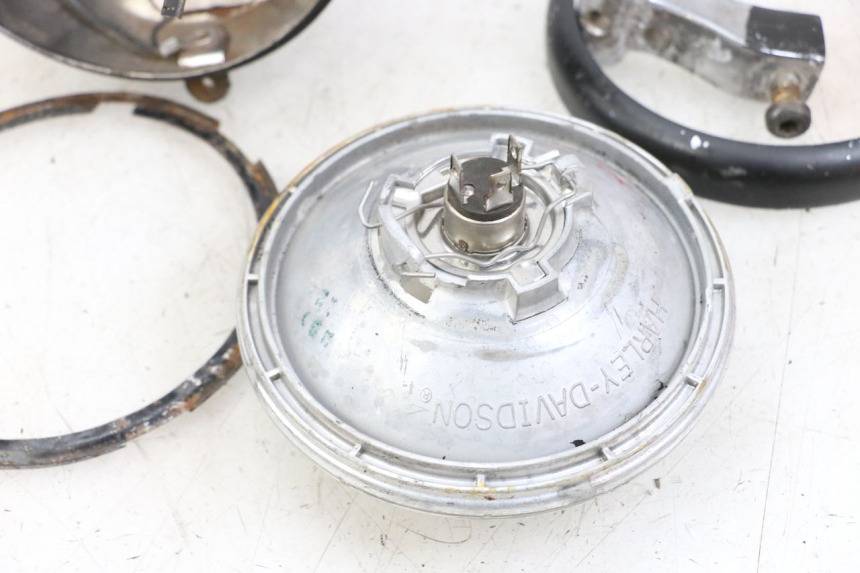 photo de REFLEKTOR PRZEDNI HARLEY DAVIDSON SPORTSTER XL CUSTOM 1200 (2003 - 2004) - Oznaczenia i referencje