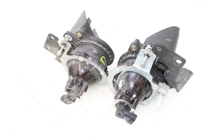 photo de PRZEDNIA LAMPA CAN-AM SPYDER RS 1000 (2008 - 2012) - Szczegół części