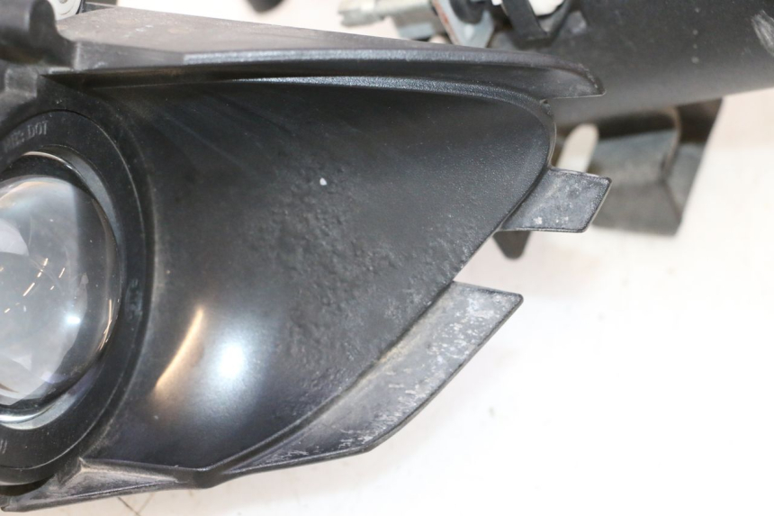 photo de PRZEDNIA LAMPA CAN-AM SPYDER RS 1000 (2008 - 2012) - Widok z bliska