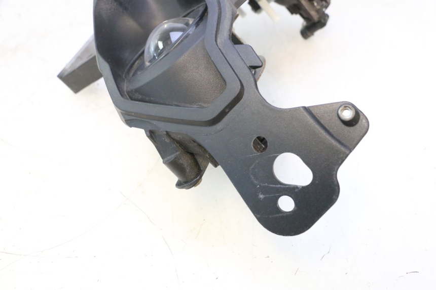 photo de PRZEDNIA LAMPA CAN-AM SPYDER RS 1000 (2008 - 2012) - Zbliżenie techniczne