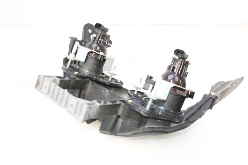 photo de PRZEDNIA LAMPA CAN-AM SPYDER RS 1000 (2008 - 2012) - Zbliżenie techniczne
