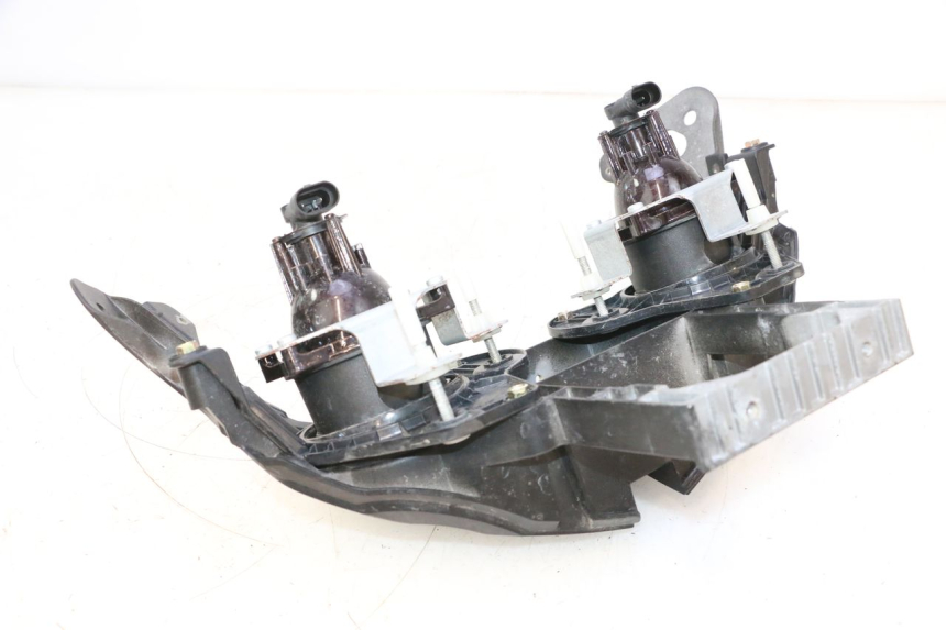 photo de PRZEDNIA LAMPA CAN-AM SPYDER RS 1000 (2008 - 2012) - Punkty mocowania