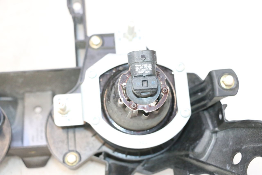 photo de PRZEDNIA LAMPA CAN-AM SPYDER RS 1000 (2008 - 2012) - Część sprawdzona