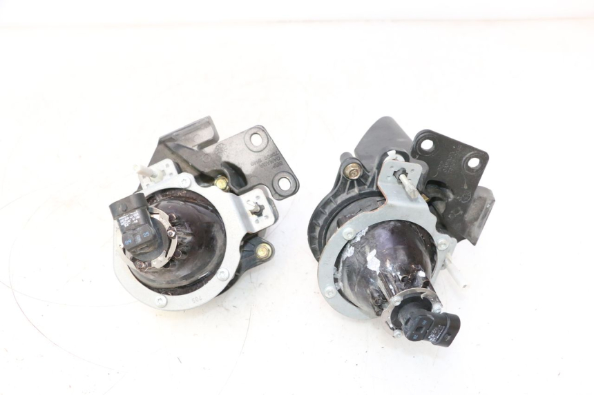 photo de PRZEDNIA LAMPA CAN-AM SPYDER RS 1000 (2008 - 2012) - Oznaczenia i referencje