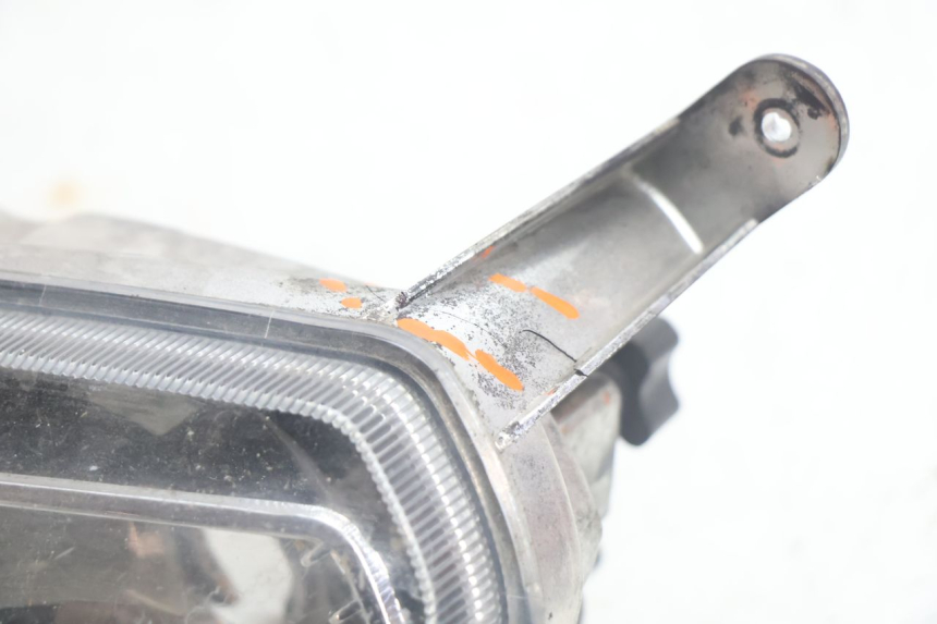 photo de REFLEKTOR PRZEDNI APRILIA SR 2T 50 (2012 - 2017) - Zoom stanu zużycia