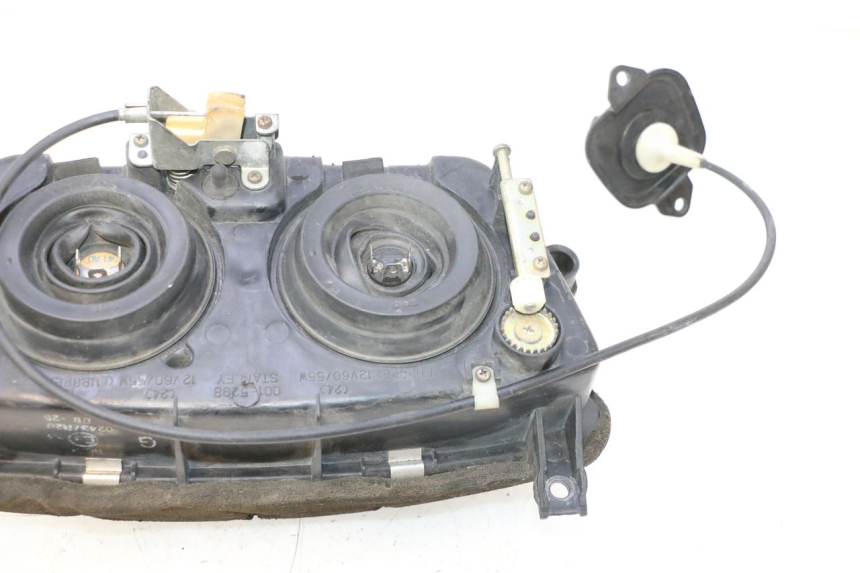 photo de PRZEDNIA LAMPA HONDA ST PAN EUROPEAN 1100 (1990 - 2002) - Szczegóły charakterystyczne