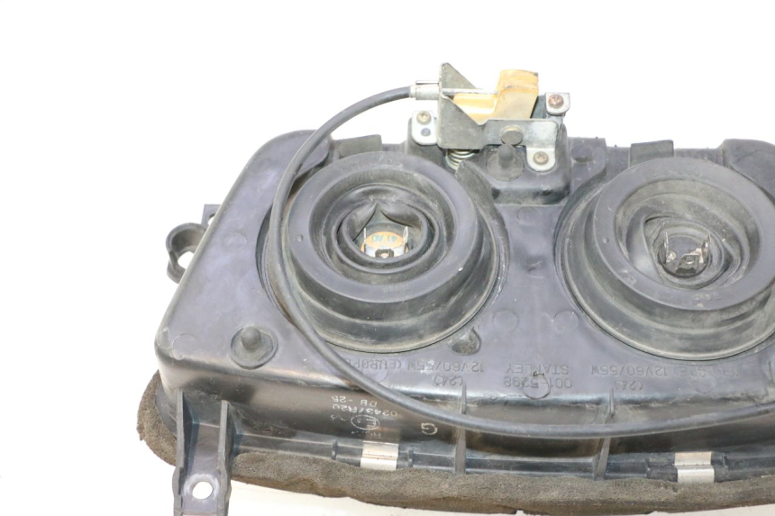 photo de PRZEDNIA LAMPA HONDA ST PAN EUROPEAN 1100 (1990 - 2002) - Zbliżenie komponentów