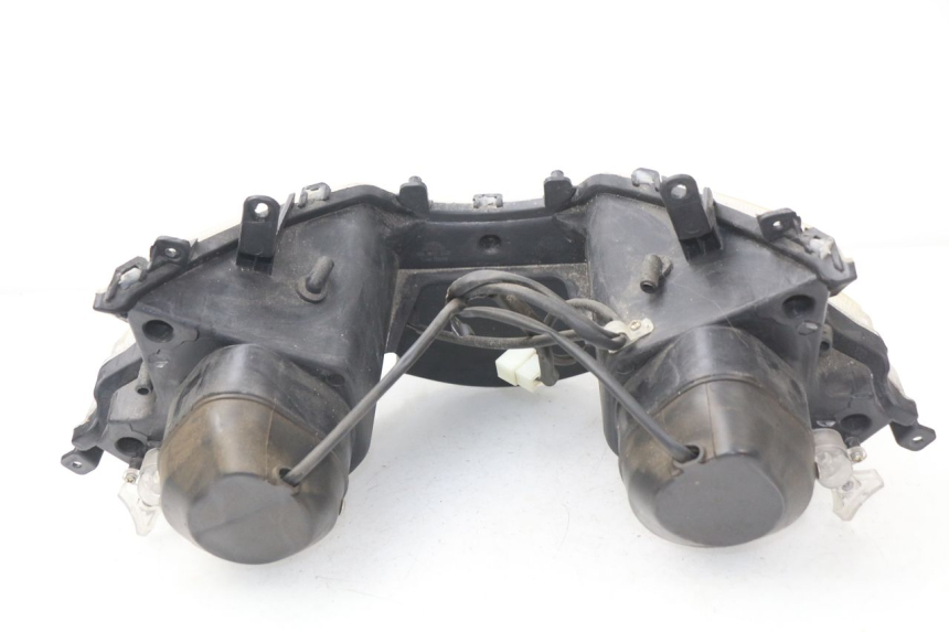 photo de REFLEKTOR PRZEDNI RAZZO STEED 125 (2012 - 2018) - Zbliżenie techniczne