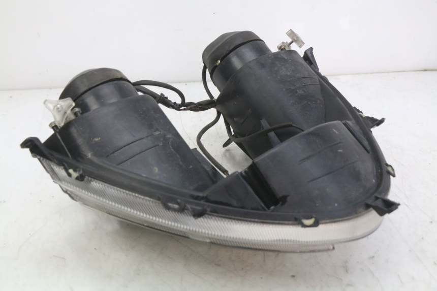 photo de REFLEKTOR PRZEDNI RAZZO STEED 125 (2012 - 2018) - Zbliżenie techniczne