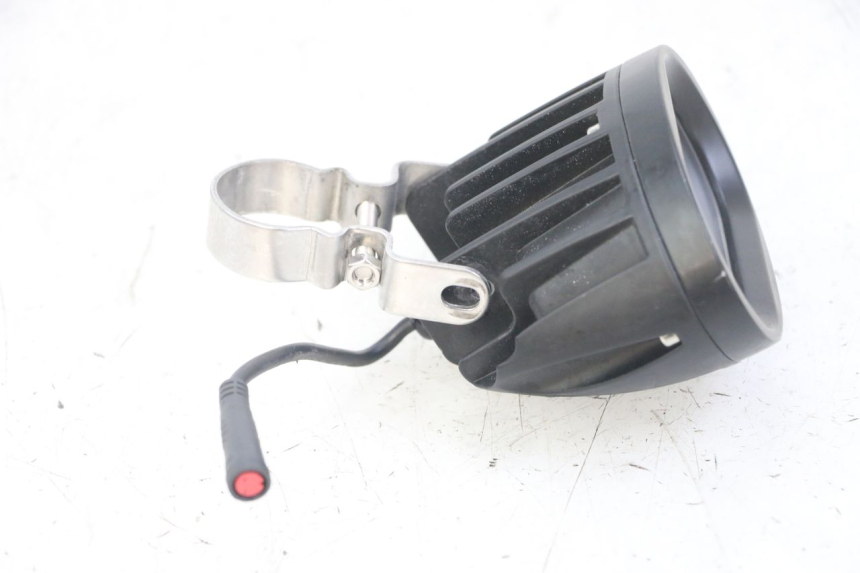 photo de REFLEKTOR PRZEDNI NAMI STELLAR 1 - Zbliżenie techniczne