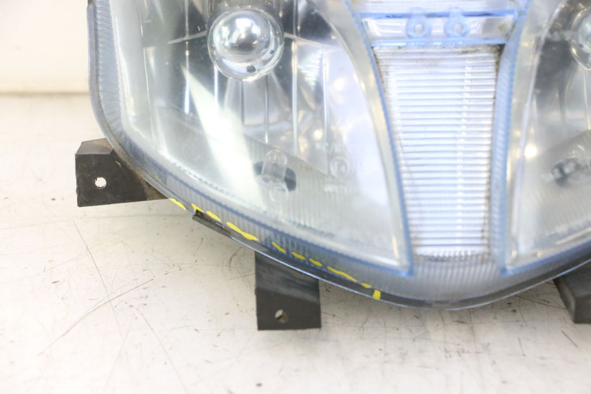 photo de PRZEDNIA LAMPA KYMCO SUPER 8 2T 50 (2007 - 2013) - Zoom stanu zużycia