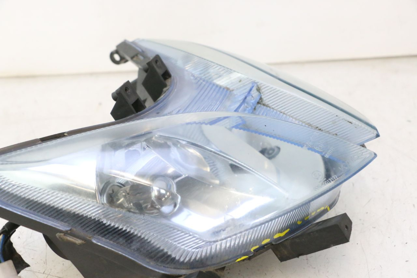 photo de PRZEDNIA LAMPA KYMCO SUPER 8 2T 50 (2007 - 2013) - Punkty mocowania
