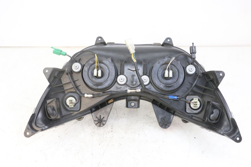 photo de REFLEKTOR PRZEDNI SUZUKI BURGMAN 125 (2018 - 2021) - Stan powierzchni