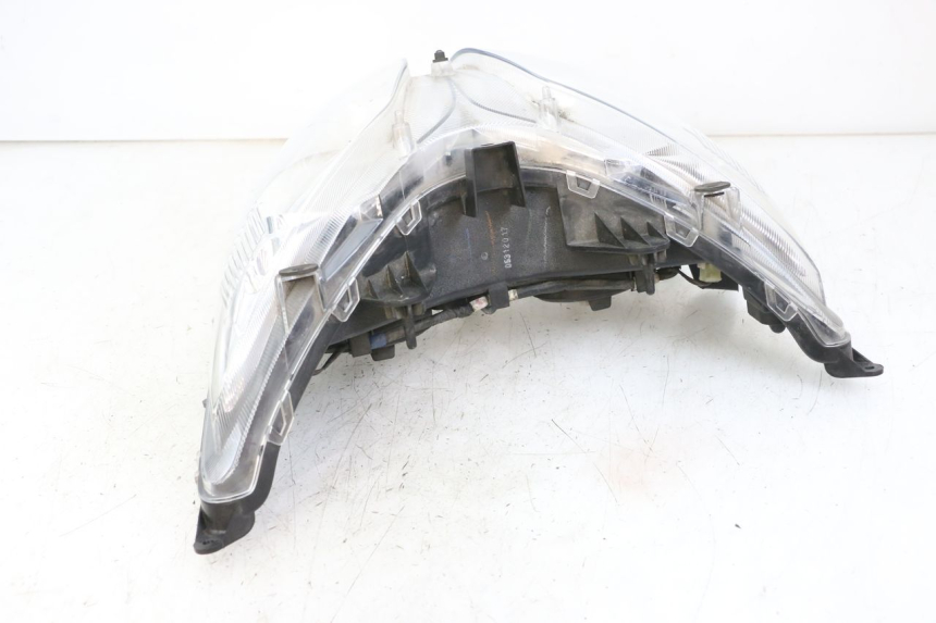 photo de REFLEKTOR PRZEDNI SUZUKI BURGMAN 125 (2018 - 2021) - Oznaczenia i referencje