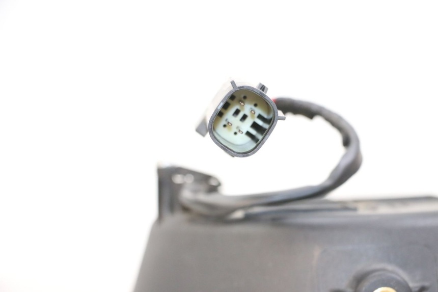 photo de REFLEKTOR PRZEDNI HUSQVARNA SVARTPILEN 401 (2018 - 2023) - Zoom stanu zużycia